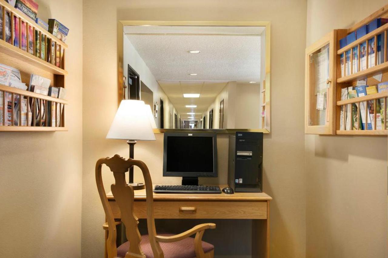 Coratel Inn & Suites By Jasper New Richmond Extérieur photo