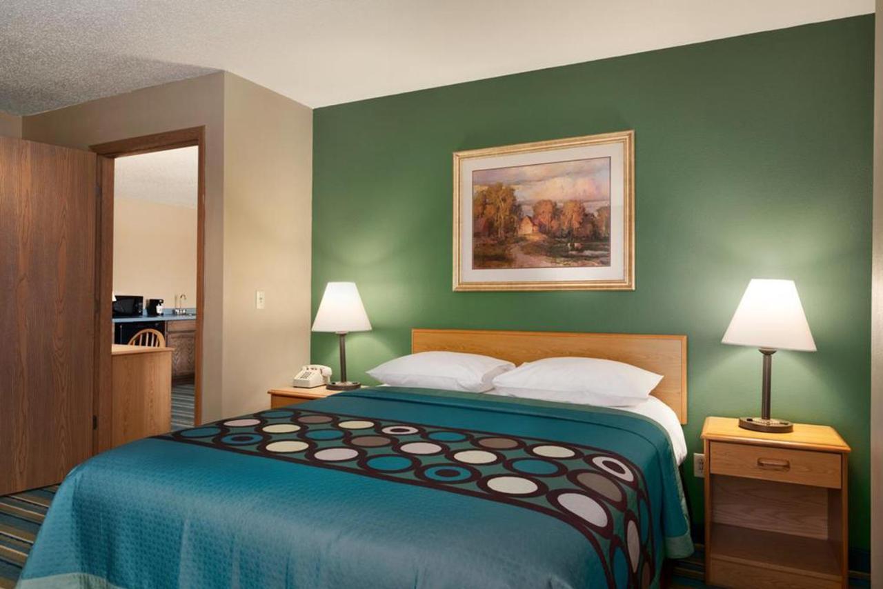 Coratel Inn & Suites By Jasper New Richmond Extérieur photo