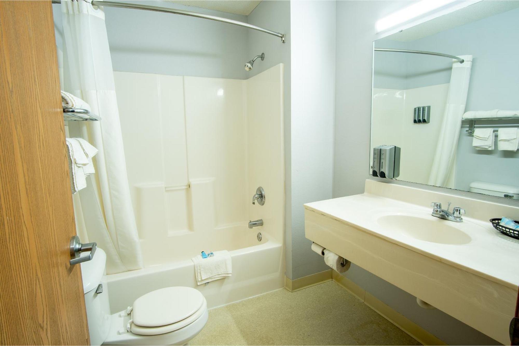 Coratel Inn & Suites By Jasper New Richmond Extérieur photo